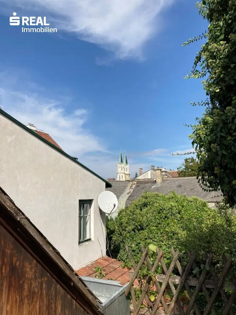 Winzerhaus mit Stiftsblick mitten in Klosterneuburg: 6 Zimmer, 134,61m² + Innenhof, Lagerräume und Garage!
