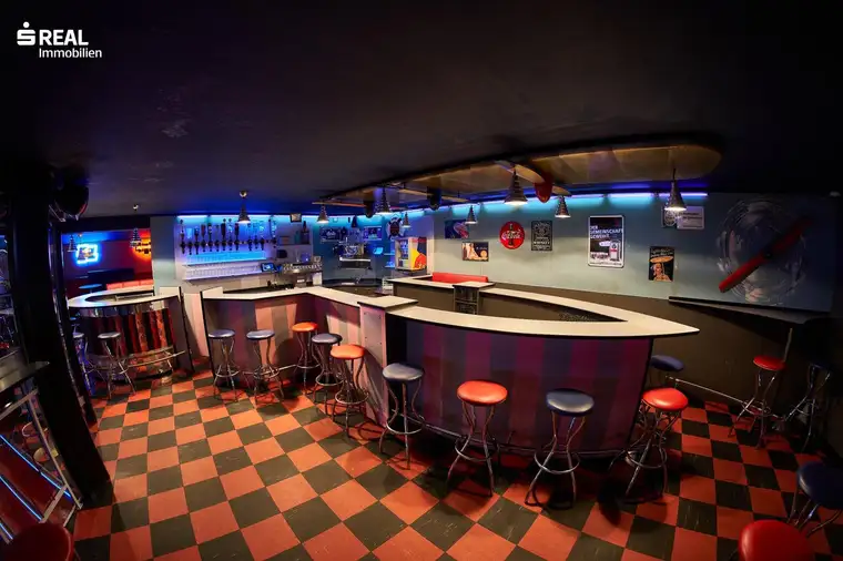 Waldviertler Szenelokal mit Nirostaküche, Wohnhaus und Gästeparkplatz