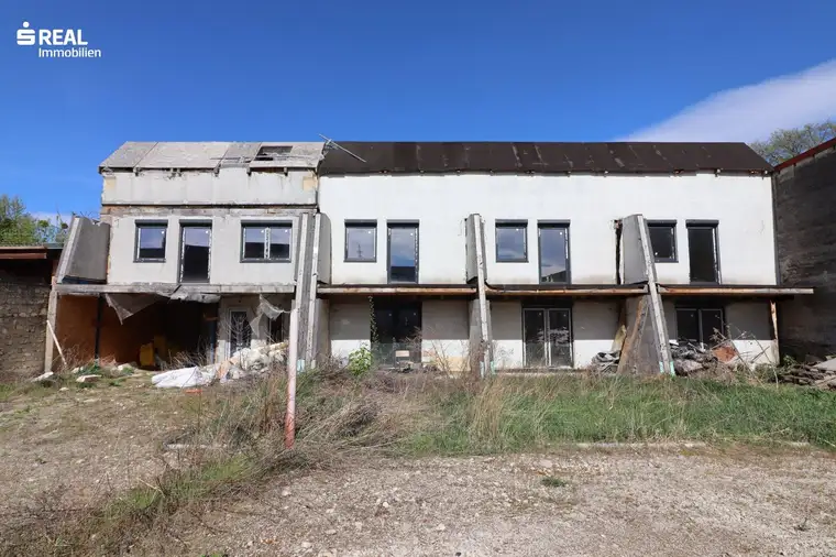 Grundstück mit abgebrochenem Wohnbauprojekt - Reiheneinheiten &amp; Doppelhaushälften in Bad Deutsch-Altenburg