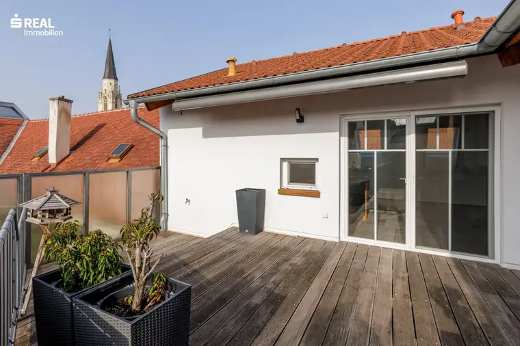 Exklusive Dachgeschoßwohnung mit großer Terrasse und herrlichem Ausblick