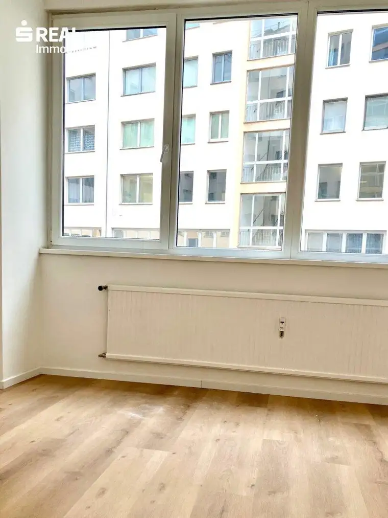 BÜRO MIT LOGGIA in Toplage beim Schwedenplatz