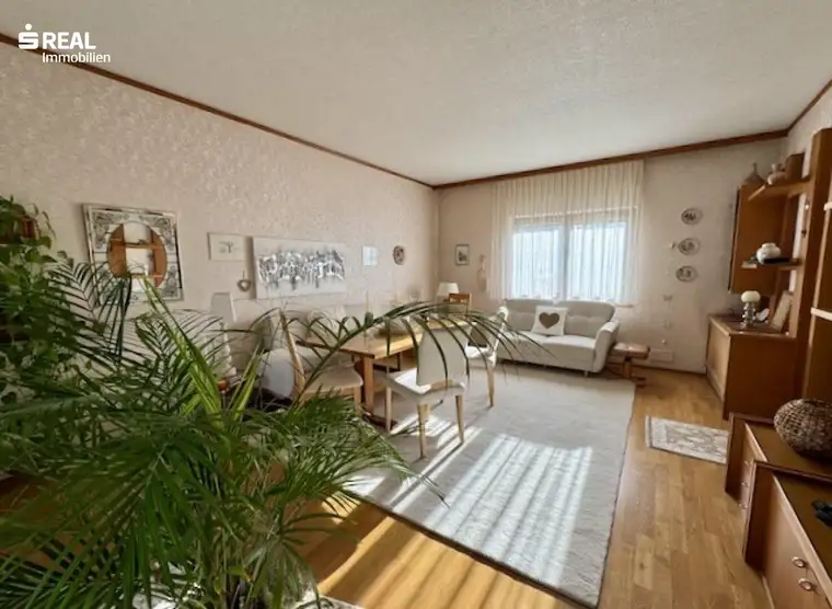 Entzückendes Einfamilienhaus mit großem Garten und Swimming Pool - Einziehen und Wohlfühlen