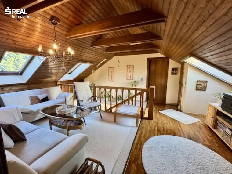 Entzückendes Einfamilienhaus mit großem Garten und Swimming Pool - Einziehen und Wohlfühlen
