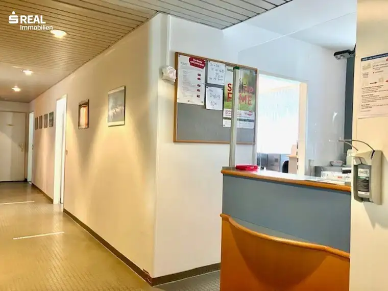 BIETERVERFAHREN - Vollausgestattete Praxis nächst Apotheke