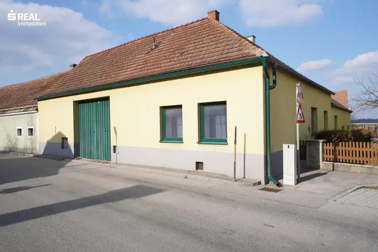 Modernisiertes Landhaus mit Garten und umschlossenen Innenhof