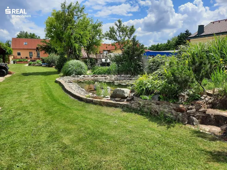 Charmantes Einfamilienhaus mit großem Garten, Keller und Pool - Grundstücksteilung möglich!