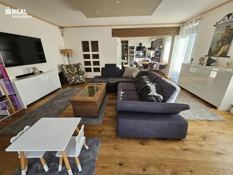 top generalsanierte 3 Zimmer-Wohnung mit Gartennutzung und Parkplatz in absoluter Ruhelage