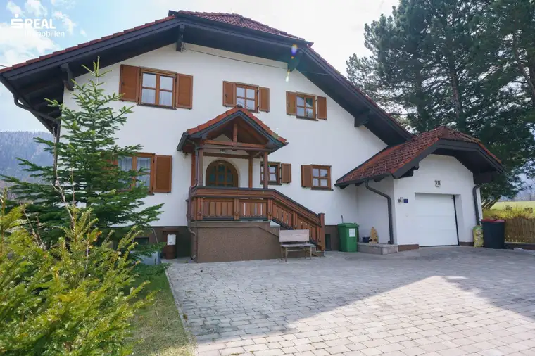 Traumhaft schöne Liegenschaft mit Schneebergblick und weite Weiden - 188m², Garage, Keller, Südterrasse und Garten!