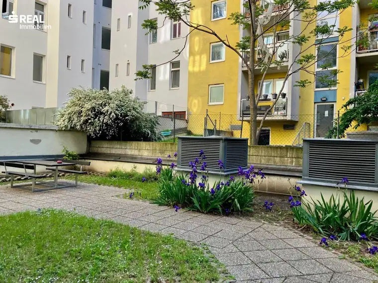 IDEAL EINGETEILTE 2 ZIMMER WOHNUNG - SOFORT VERFÜGBAR
