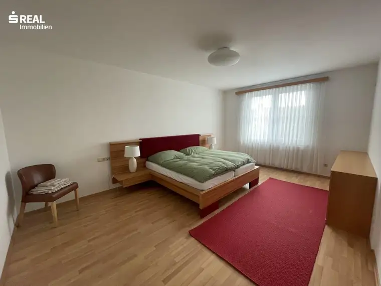 Geräumige Obergeschosswohnung mit Hauscharakter, Garten und Keller