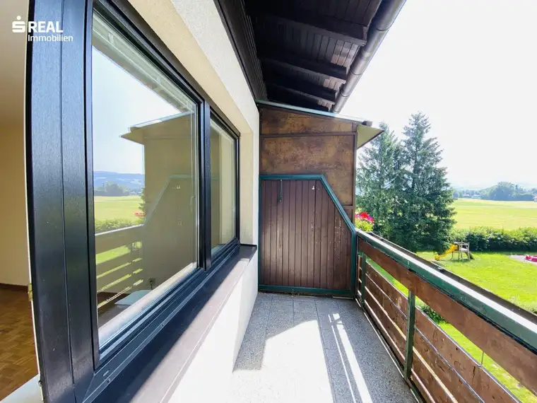 Sanierungsbedürftige 2-Zimmer-Wohnung mit Balkon in Neu-Anif