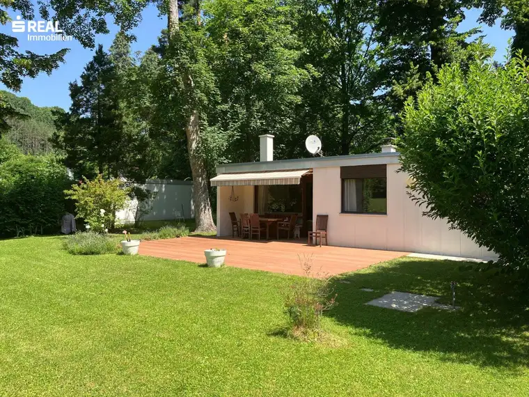 Einzigartige Gelegenheit - Bungalow mitten im Schlosspark Seebenstein
