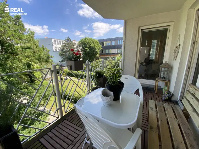 Grünlage, 4 Zimmer, Balkon &amp; Garagenplatz