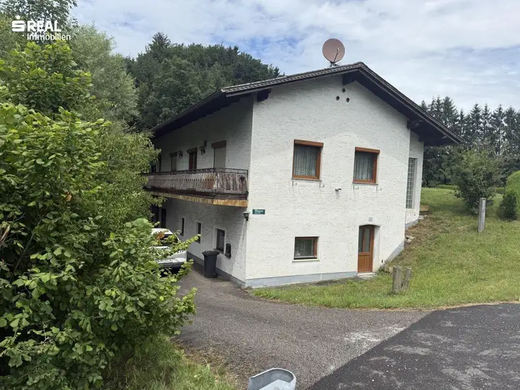 Randegg - Einfamilienhaus mit großem Grund – Alleinlage
