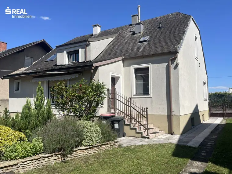 Geräumiges Einfamilienhaus mit traumhaftem Garten und Swimmingpool
