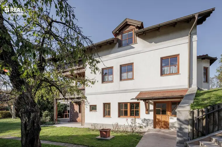 Landhausjuwel auf über 1.000 m² Eigengrund - exklusives Wohnen mit Charme