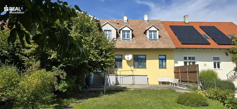 Haus mit Flair und ruhigem Landleben in einer dynamischen Ortschaft