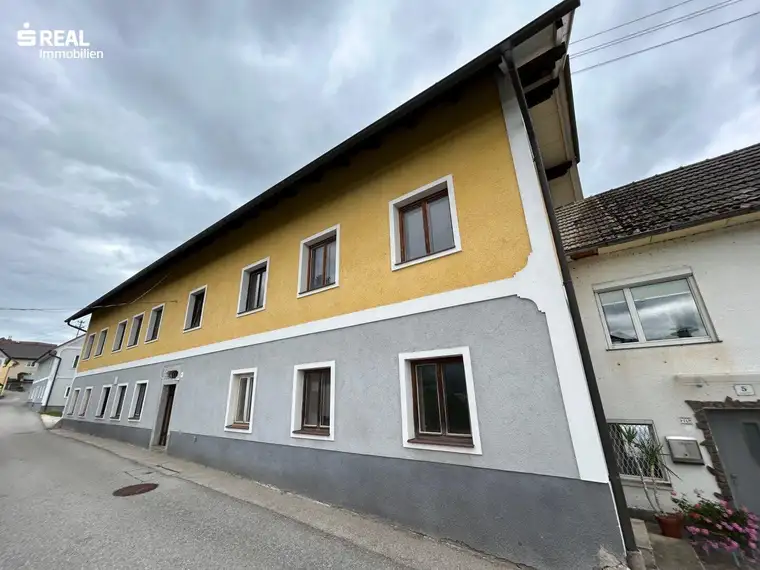 Sanierungsbedürftiges Gebäude zur individuellen Gestaltung