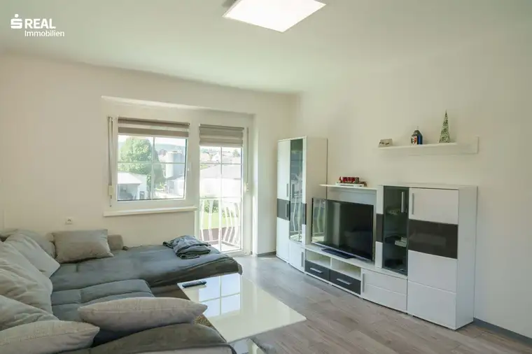 2022 sanierte Liegenschaft - 117m², 4 Zimmer, 2 Bäder, Innenhoflaube und Nebengebäude
