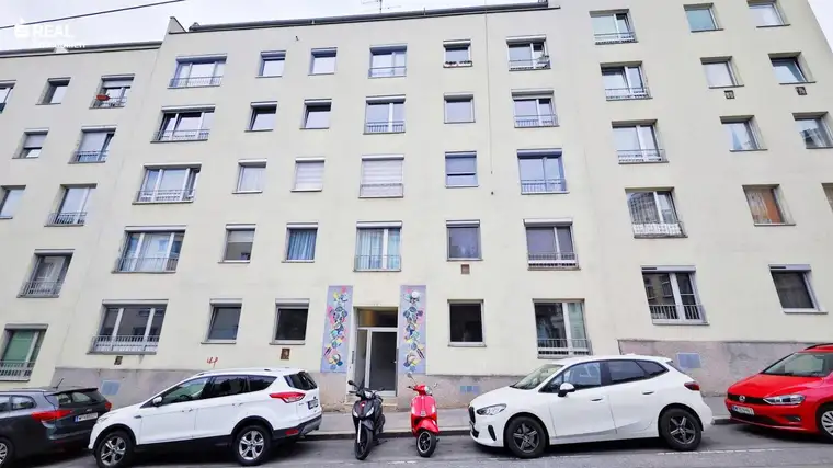 IMMO-LIVE Sanierungsbedürftige 3-Zimmer-Wohnung mit optimaler Aufteilung in Toplage