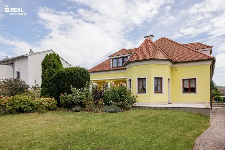 Traumhaus in Göllersdorf: Gepflegte 8 Zimmer-Oase mit großem Garten und Garage!