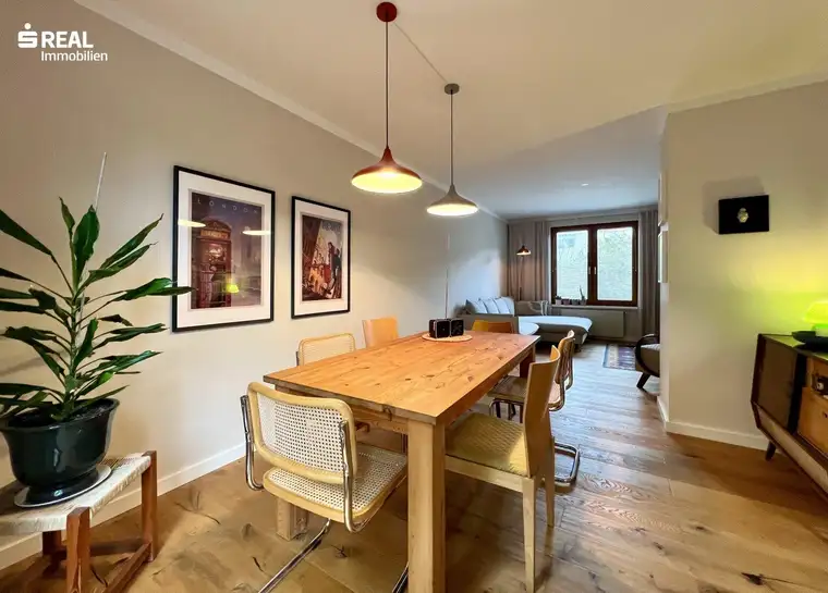 Wohlfühl-Reihenhaus mit sonniger Terrasse und Tiefgaragenplatz