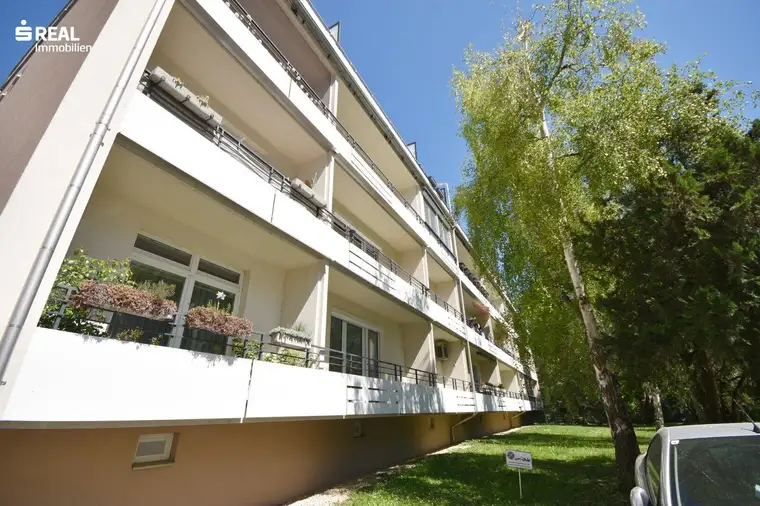 Starterwohnung mit Loggia - Gartenblick