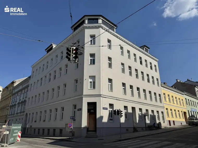 Gabriela Mitritsch, s REAL Wien - Zentrale