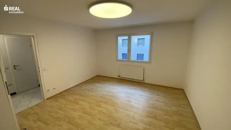 2 Zimmer, 5 Jahre befristet, Hauszentralheizung