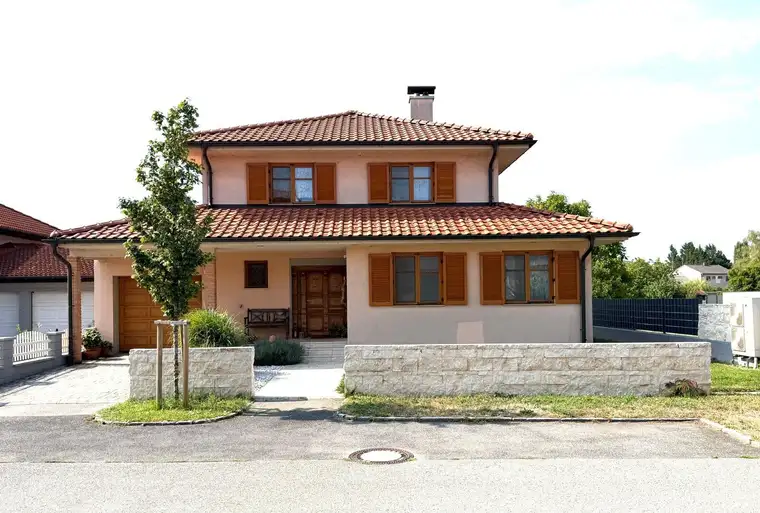 Mediterranes Wohnambiente in Top Lage in Neusiedl am See - Exklusives Wohnen mit Stil, Komfort und Lebensqualität - mit Dichtbetonkeller!
