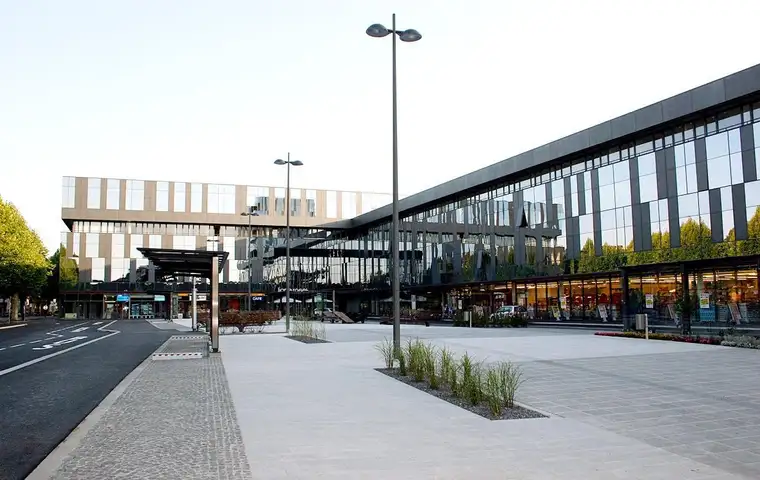 Großzügiges Büro in der bahnhofCITY