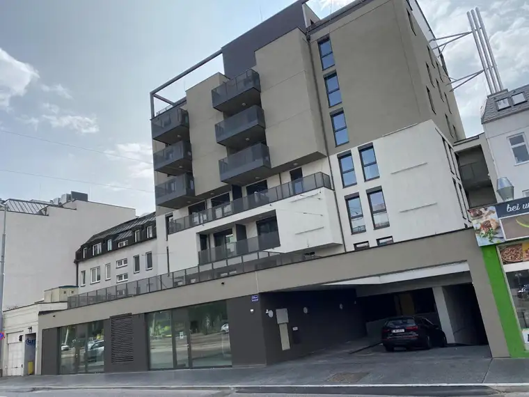 Kleiner Tiefgaragenplatz im 22. Bezirk - Erzherzog-Karl-Straße 134