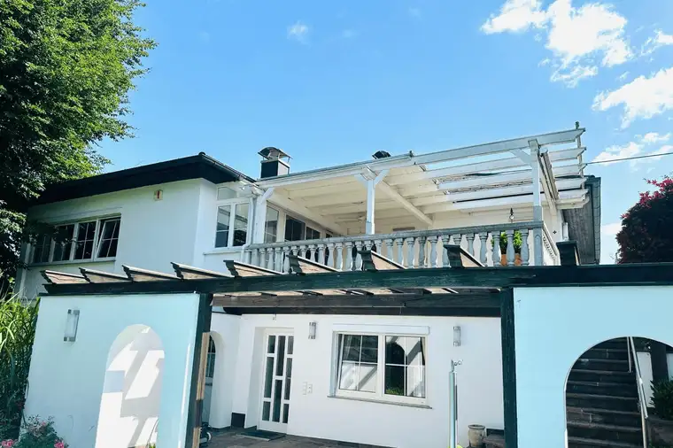 Schönes Anwesen mit Pool – zwei Wohneinheiten, viele Möglichkeiten