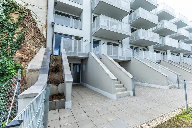 Maisonette Wohnung mit kleinem Garten