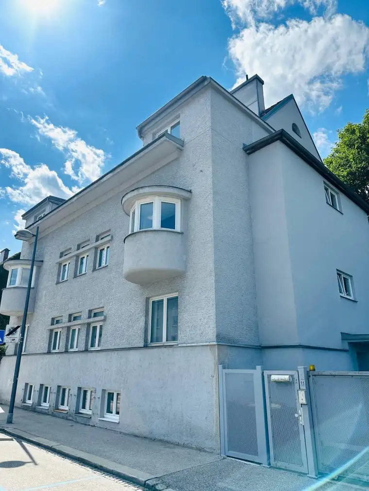 4-Zimmer-Wohnung mit Balkon