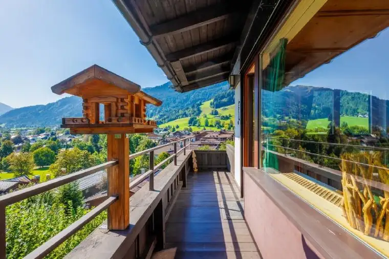 Logenplatz über Kitzbühel – Stadtwohnung mit Freizeitwohnsitz und unverbauten Streifblick