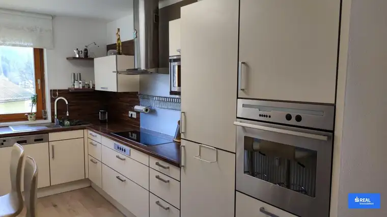 Gemütliche 3-Zimmer-Wohnung mit Balkon und Carport