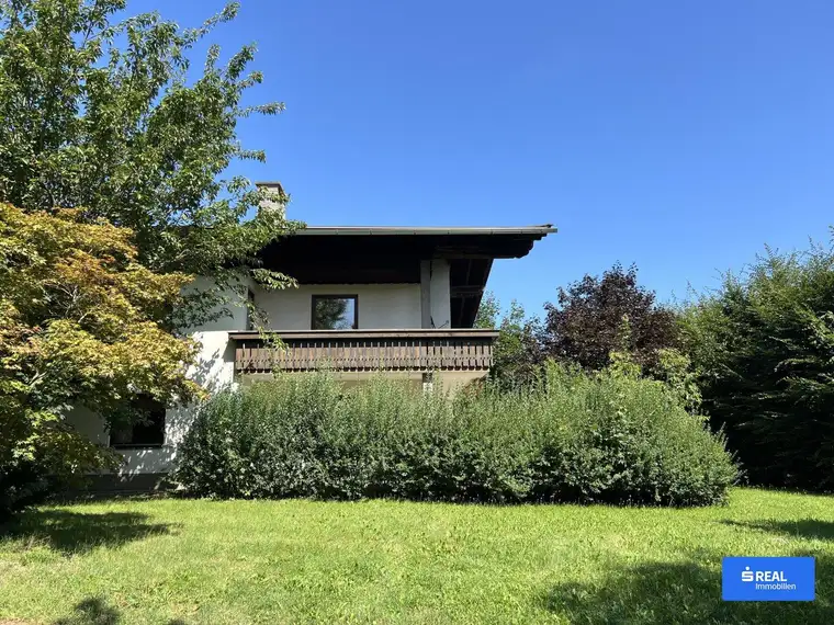 Mehrfamilienhaus mit großem Grundstück in See-Nähe
