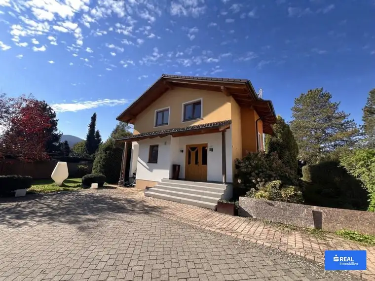 Oase in der Stadt: Urbaner Luxus mit Pool &amp; Wintergarten!