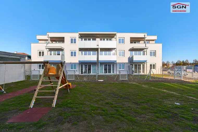 Moderne Familienwohnung mit Balkon
