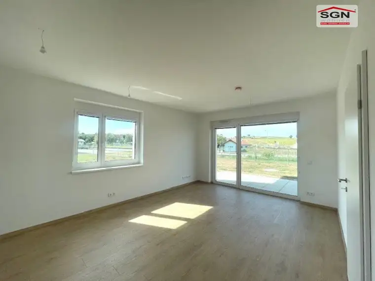 Heizkosten inkludiert - Moderne 3-Zimmer Wohnung mit Terrasse, Garten und Carport