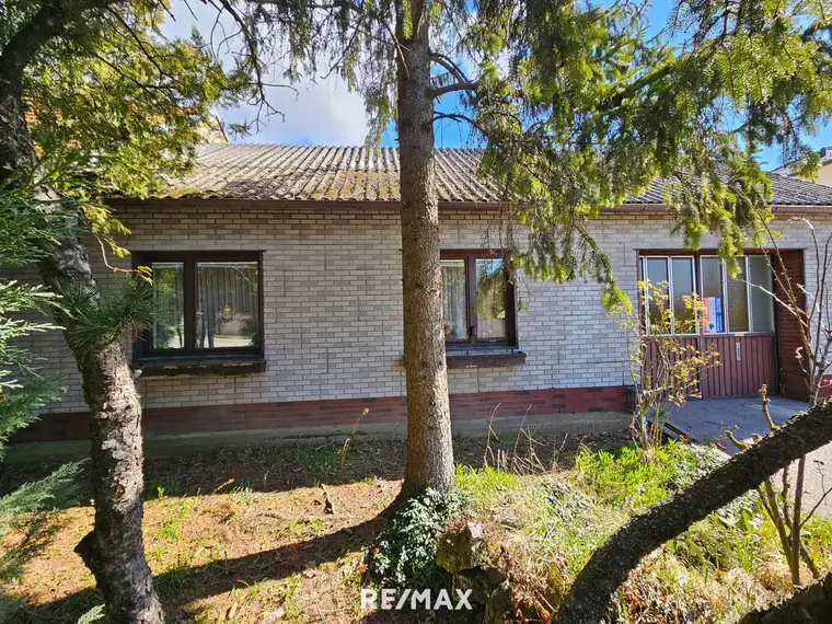 Haus mit Stadel und zweitem Grundstück