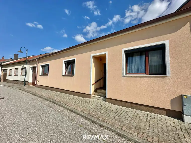 Landhaus mit großem Garten und Garage!