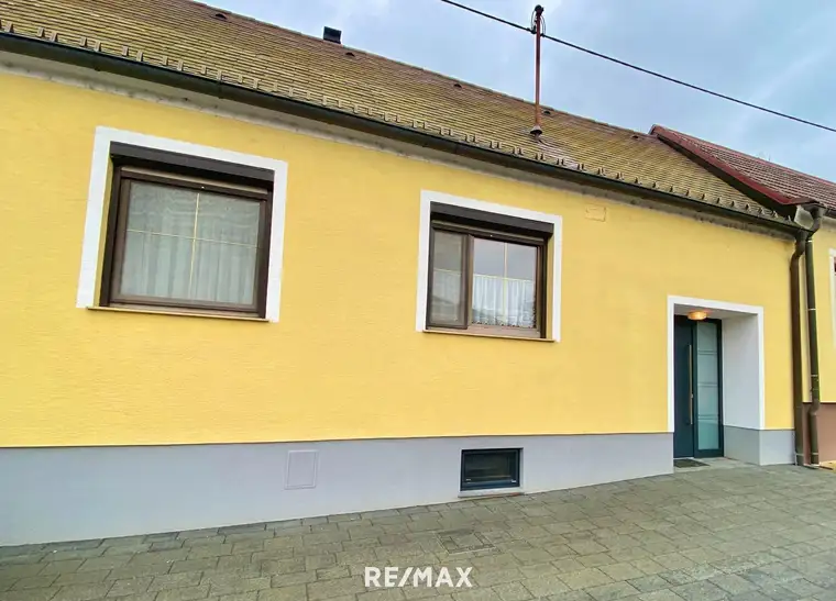 OPEN HOUSE am Freitag, 06.06.2025, ab 13 Uhr! - Charmantes Landhaus mit zwei Wohneinheiten in der Nähe der S-Bahn Station!