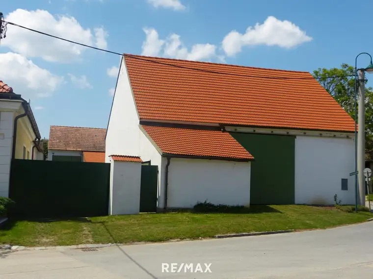 Sanierungsbedürftiges Landhaus in ruhiger Lage!