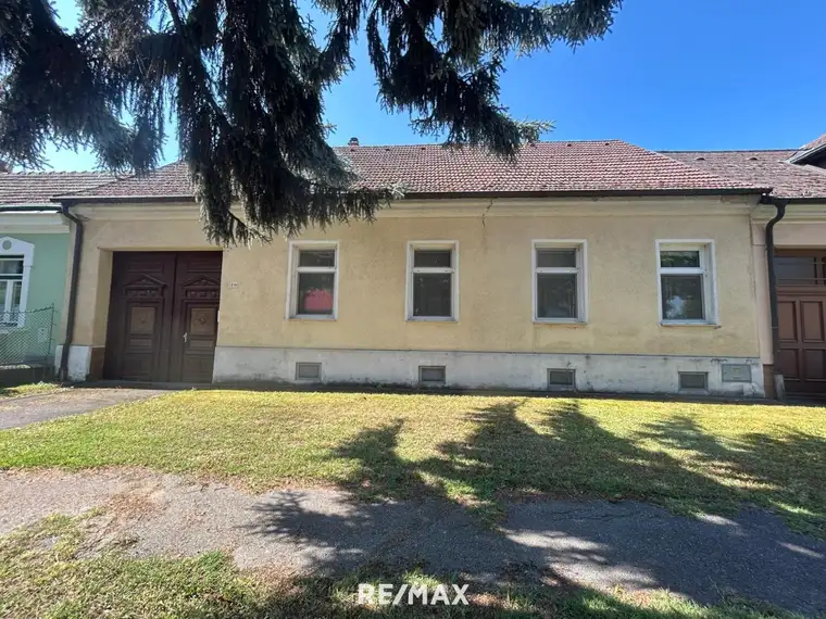 Wohnhaus mit Gestaltungsmöglichkeiten und Garten