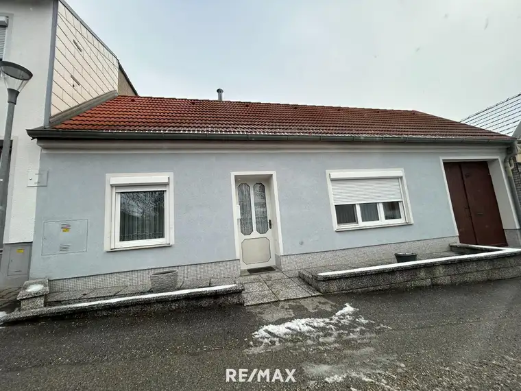 *PREISREDUKTION* Gepflegtes Landhaus in ruhiger Lage mit Innenhof