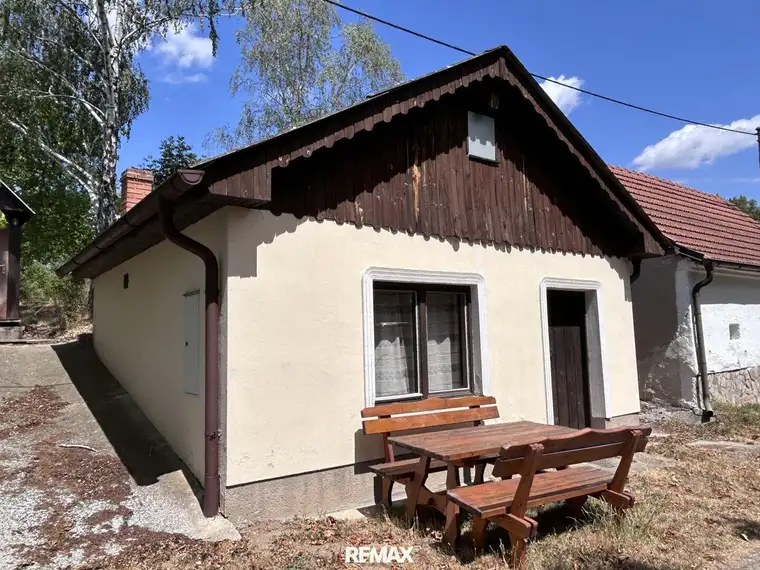 Weinviertler Juwel - Gepflegtes Presshaus mit historischem Weinkeller &amp; Gartenidylle
