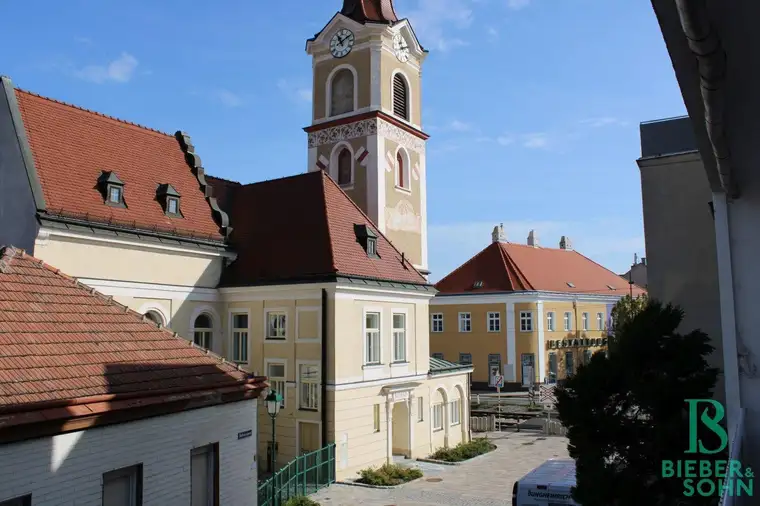 Beim alten Rathaus! Loggia, möbliert… einfach Vermieten oder Einziehen!