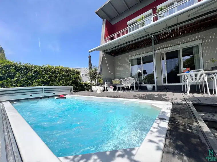 Lichtdurchflutetes, anspruchsvolles Eckreihenhaus mit Swim Spa Pool